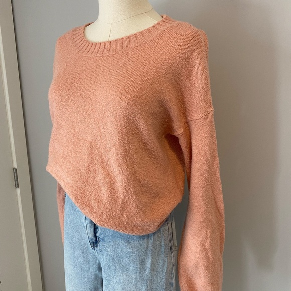 Coral Knit Light Weight Sweater | Hollister - Picture 2 of 8